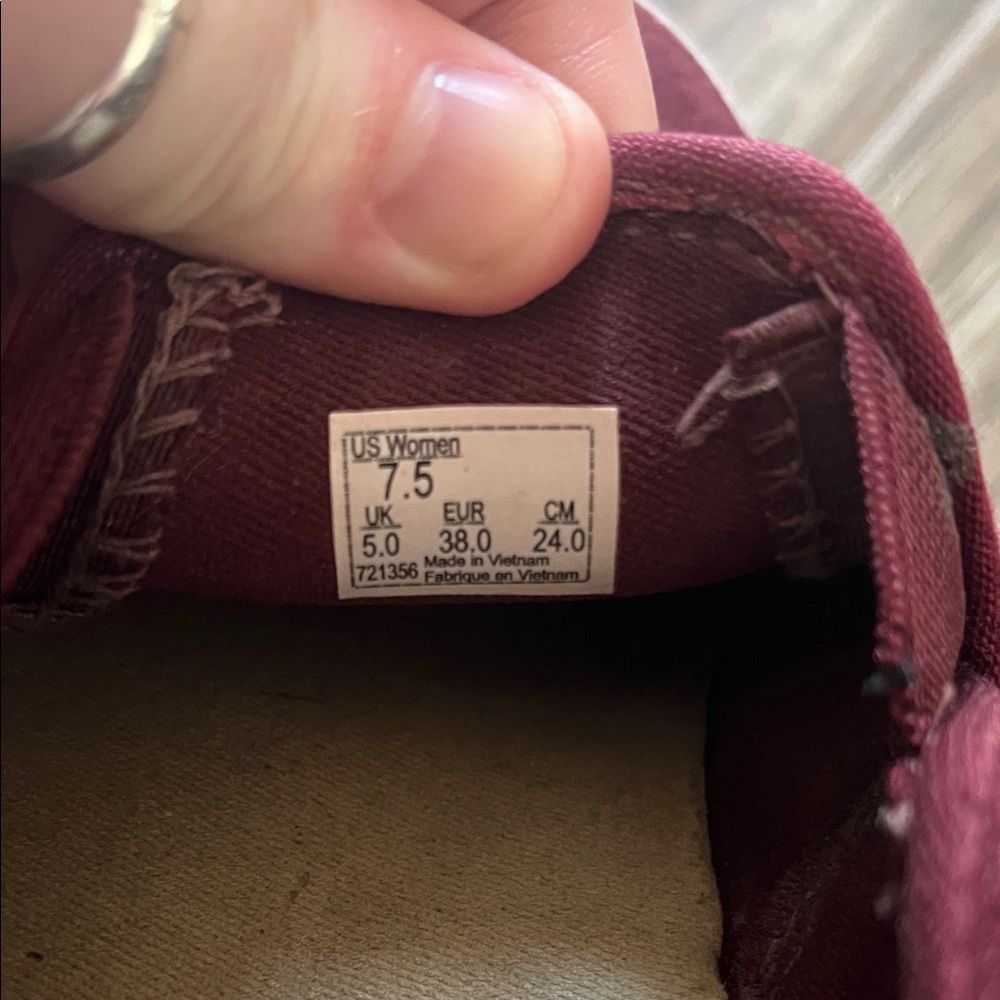 Vans Women’s Maroon Burgundy Slip-On Croc Shoes - Size 7.5 | Cush and Comfy - Picture 7 of 10
